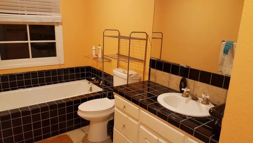 5122 Lindley Avenue, Encino, California 91316