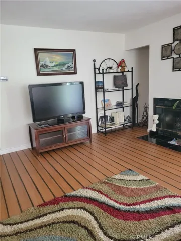 5122 Lindley Avenue, Encino, California 91316
