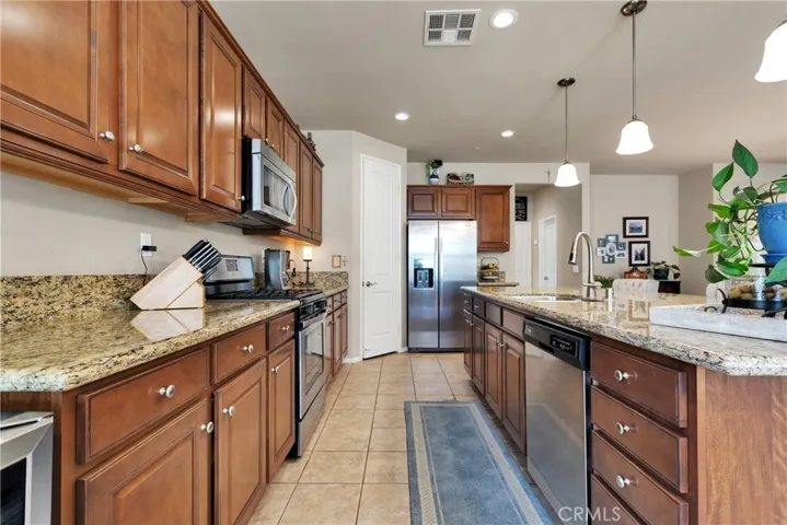 19346 Wildwood Court, Apple Valley, California 92308
