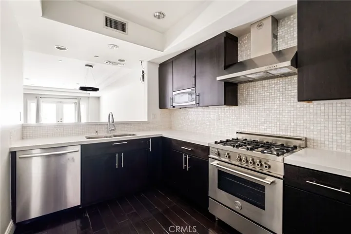 12020 Guerin Street 105, Studio City, California 91604