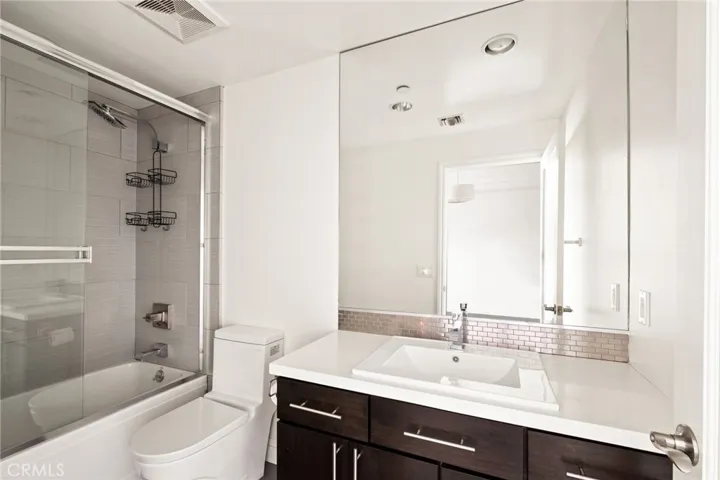 12020 Guerin Street 105, Studio City, California 91604