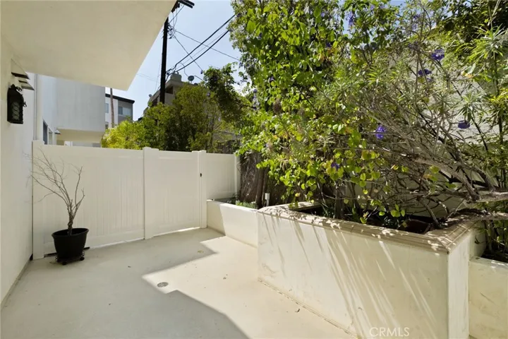 12020 Guerin Street 105, Studio City, California 91604