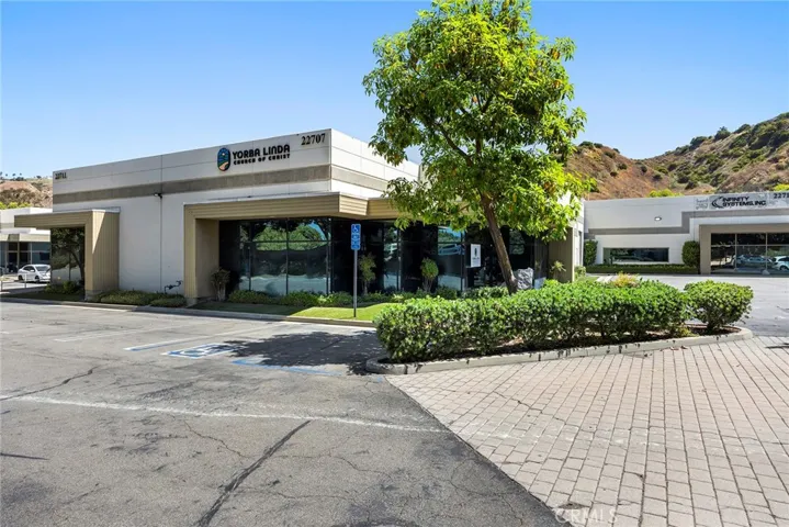 22707 La Palma Avenue, Yorba Linda, California 92887