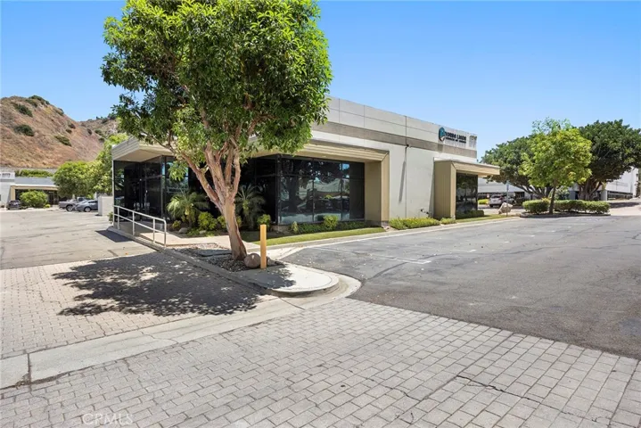 22707 La Palma Avenue, Yorba Linda, California 92887