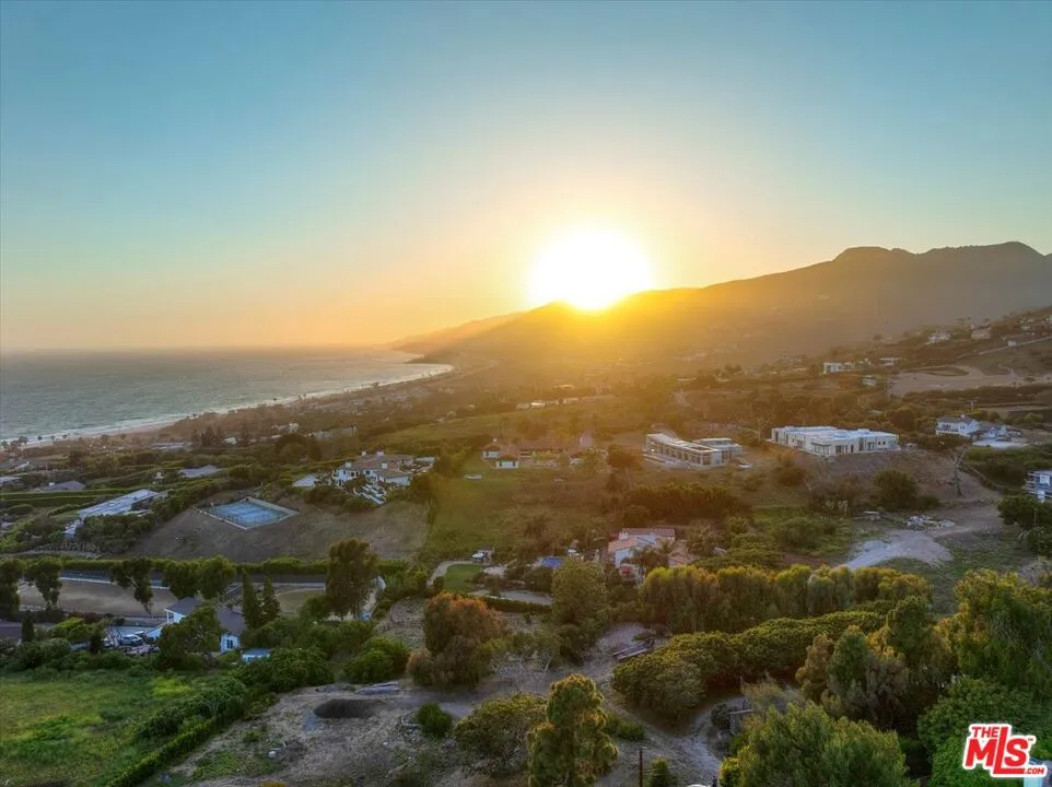 5878 Deerhead Road, Malibu, California 90265 home-pic-9