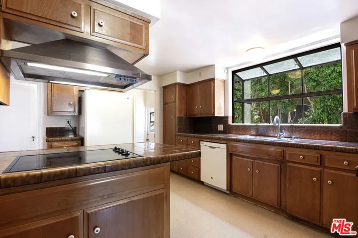 426 S Highland Avenue, Los Angeles, California 90036