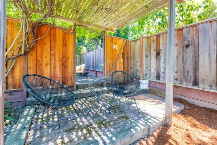 8 El Quanito Way, Burlingame, California 94010
