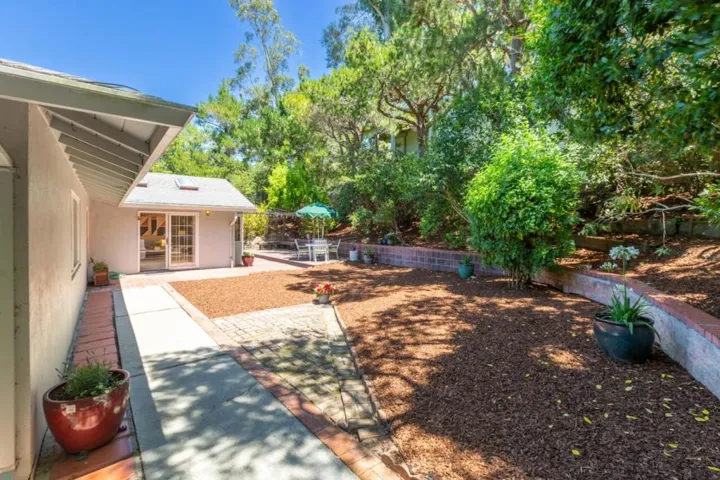 8 El Quanito Way, Burlingame, California 94010