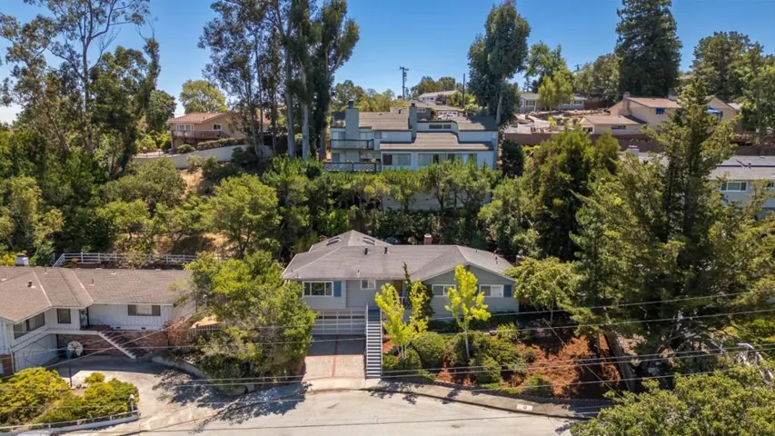 8 El Quanito Way, Burlingame, California 94010