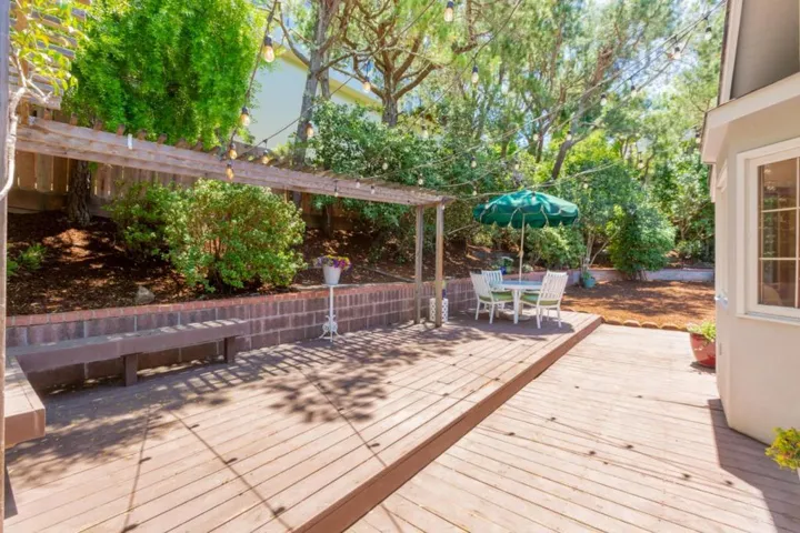 8 El Quanito Way, Burlingame, California 94010