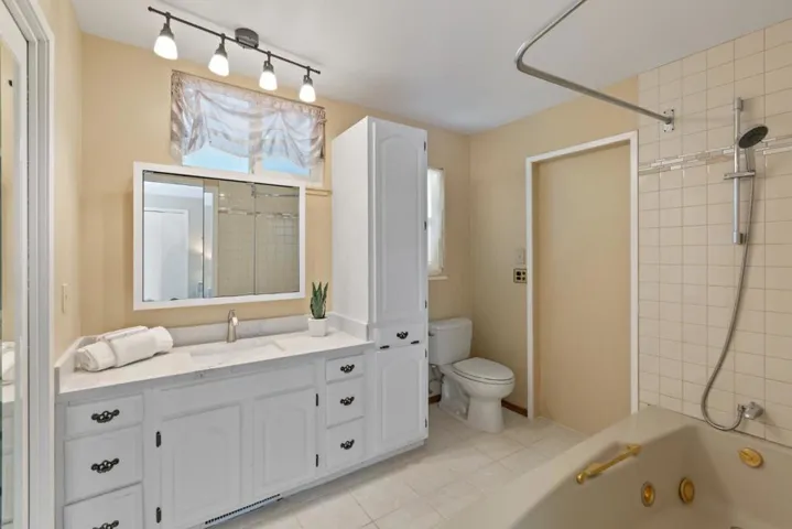 8 El Quanito Way, Burlingame, California 94010