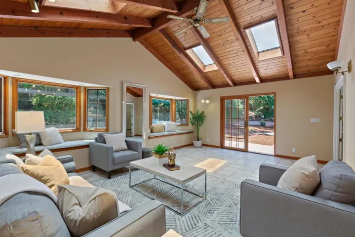 8 El Quanito Way, Burlingame, California 94010