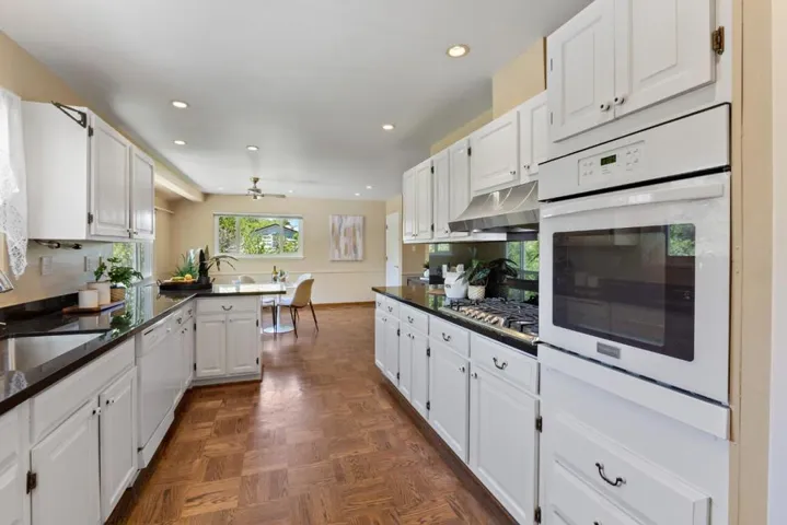 8 El Quanito Way, Burlingame, California 94010