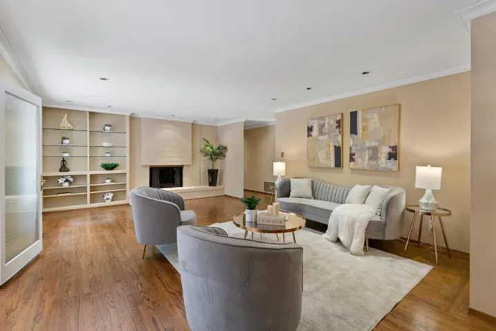 8 El Quanito Way, Burlingame, California 94010