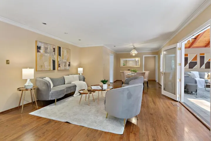 8 El Quanito Way, Burlingame, California 94010