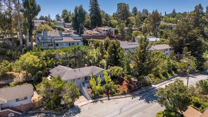 8 El Quanito Way, Burlingame, California 94010