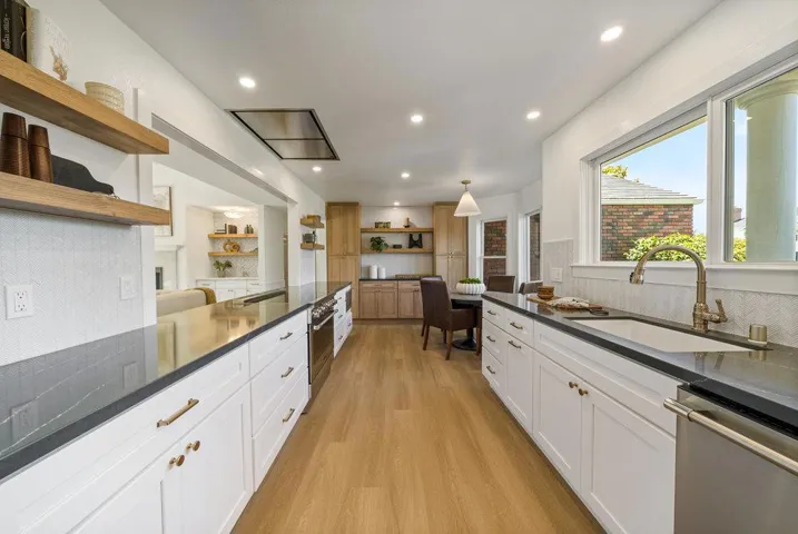 2181 Bayhill Court, Half Moon Bay, California 94019
