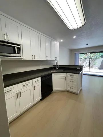 670 San Antonio Road 35, Palo Alto, California 94306