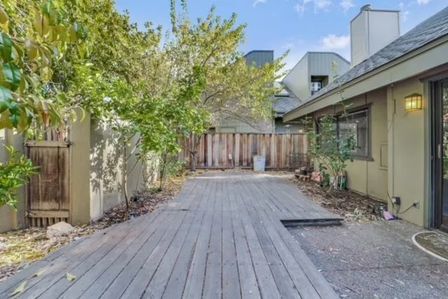 670 San Antonio Road 35, Palo Alto, California 94306