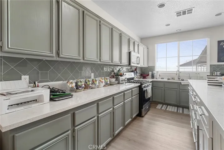 36742 James Pl, Palmdale, California 93550