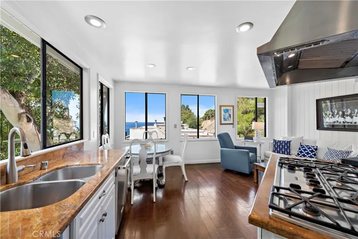 862 Summit Drive, Laguna Beach, California 92651