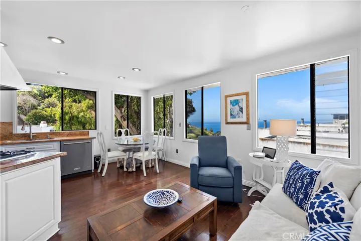 862 Summit Drive, Laguna Beach, California 92651