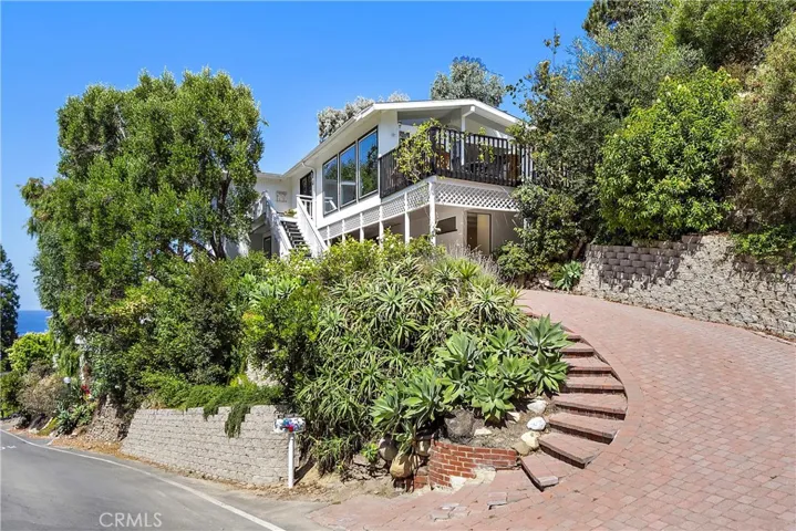 862 Summit Drive, Laguna Beach, California 92651