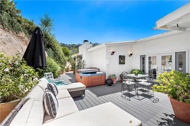 862 Summit Drive, Laguna Beach, California 92651