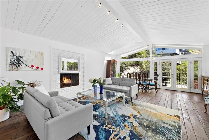 862 Summit Drive, Laguna Beach, California 92651