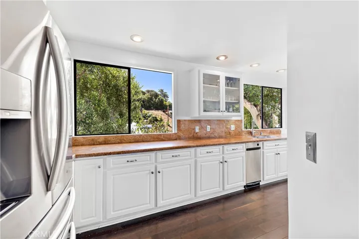 862 Summit Drive, Laguna Beach, California 92651