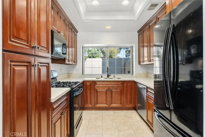 Updated kitchen. Refrigerator included without warranty.