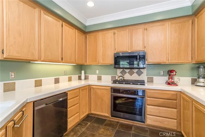 28068 Dickason Drive 114, Valencia, California 91354