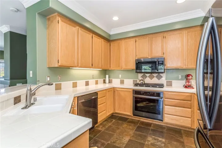 28068 Dickason Drive 114, Valencia, California 91354
