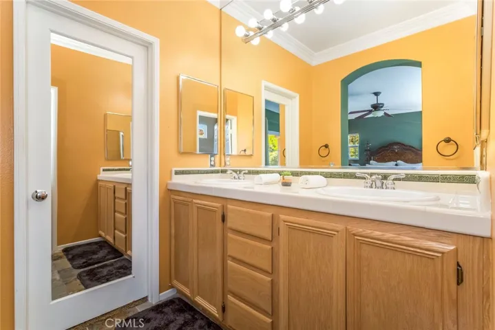 28068 Dickason Drive 114, Valencia, California 91354