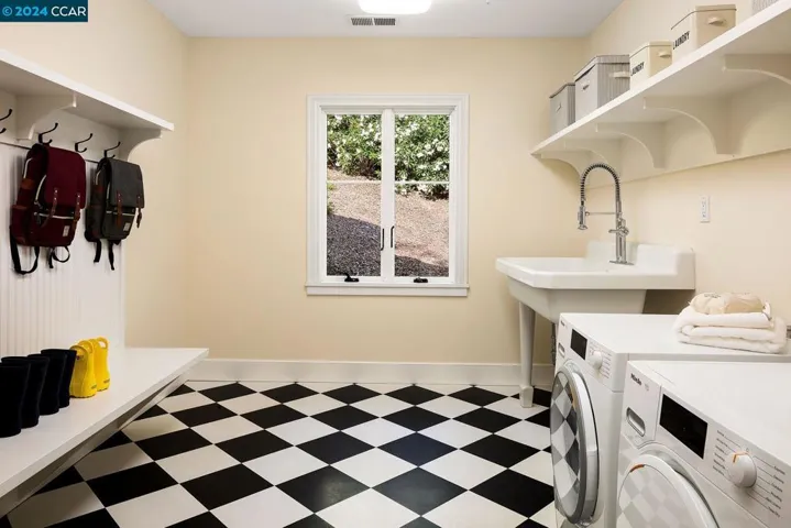 24 Southwood Dr, Orinda, California 94563