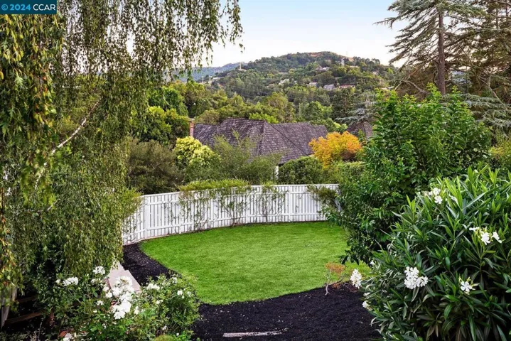 24 Southwood Dr, Orinda, California 94563