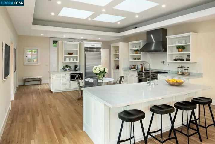 24 Southwood Dr, Orinda, California 94563