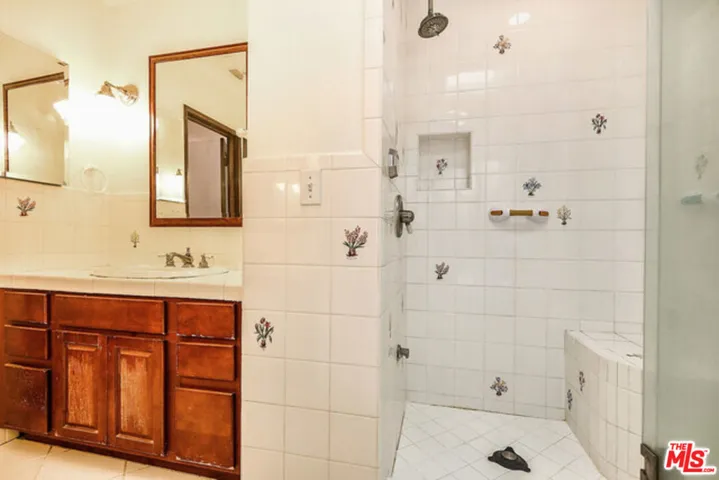 921 26th Street, Santa Monica, California 90403
