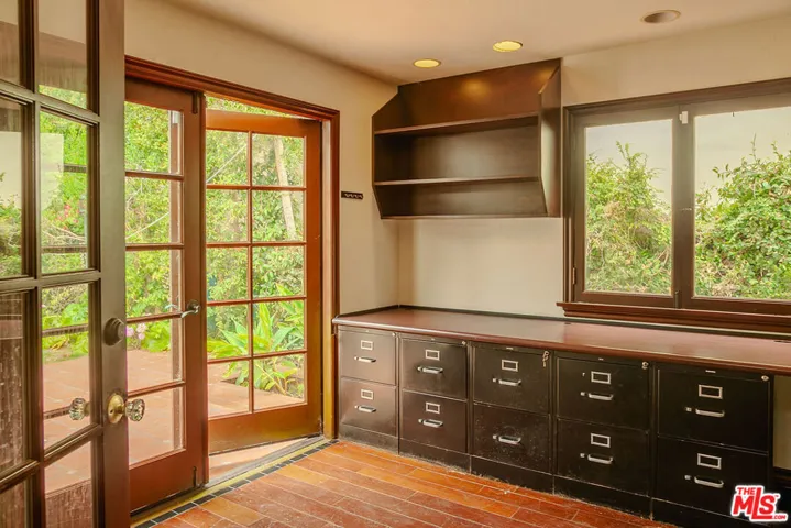921 26th Street, Santa Monica, California 90403