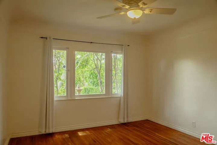 2nd bedroom w/Ceiling Fan