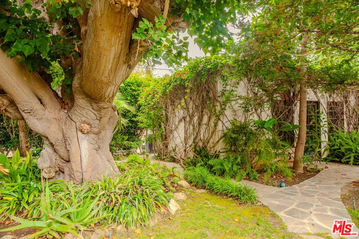 921 26th Street, Santa Monica, California 90403