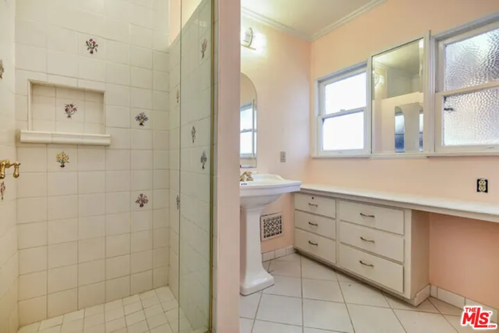 921 26th Street, Santa Monica, California 90403