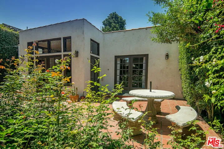 921 26th Street, Santa Monica, California 90403