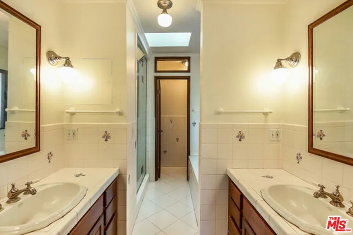 921 26th Street, Santa Monica, California 90403