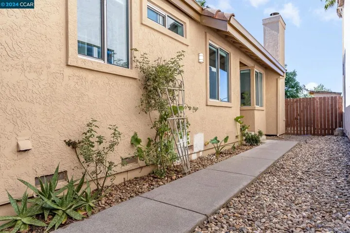910 Mccoy Creek Ct, Suisun City, California 94585-3786
