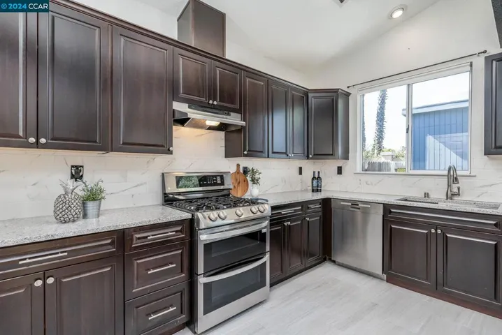 910 Mccoy Creek Ct, Suisun City, California 94585-3786