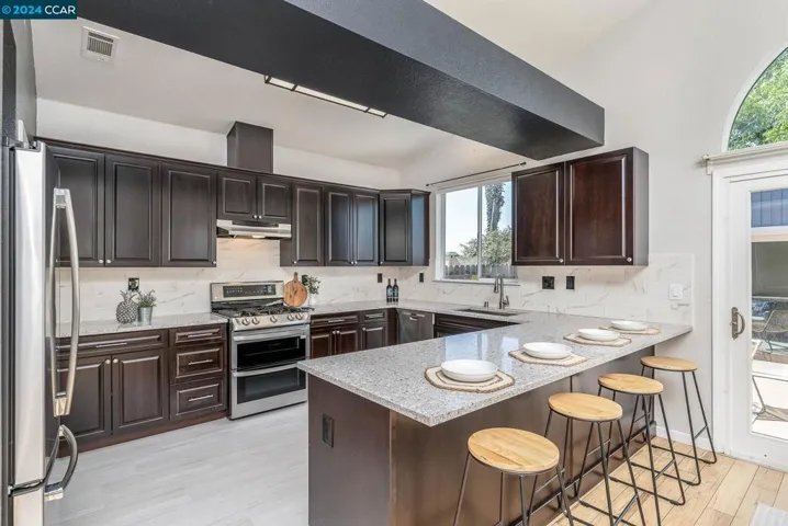 910 Mccoy Creek Ct, Suisun City, California 94585-3786
