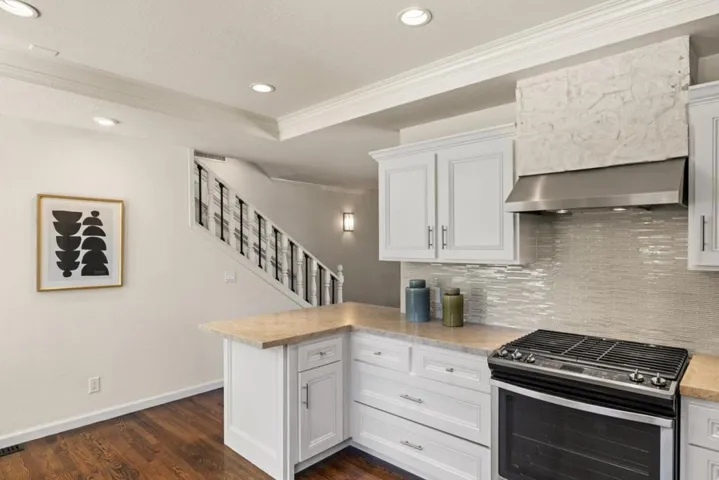 135 Pacific Avenue, Pacific Grove, California 93950
