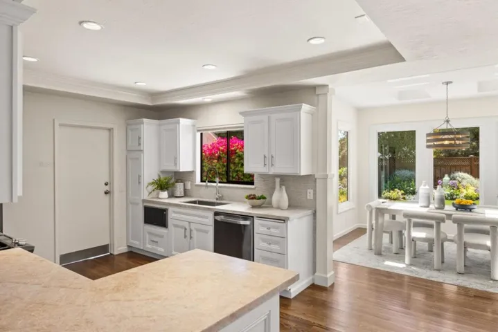 135 Pacific Avenue, Pacific Grove, California 93950