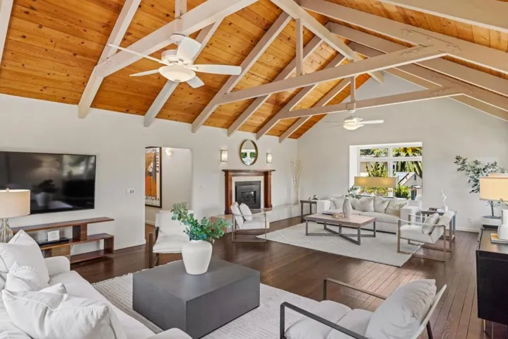 135 Pacific Avenue, Pacific Grove, California 93950